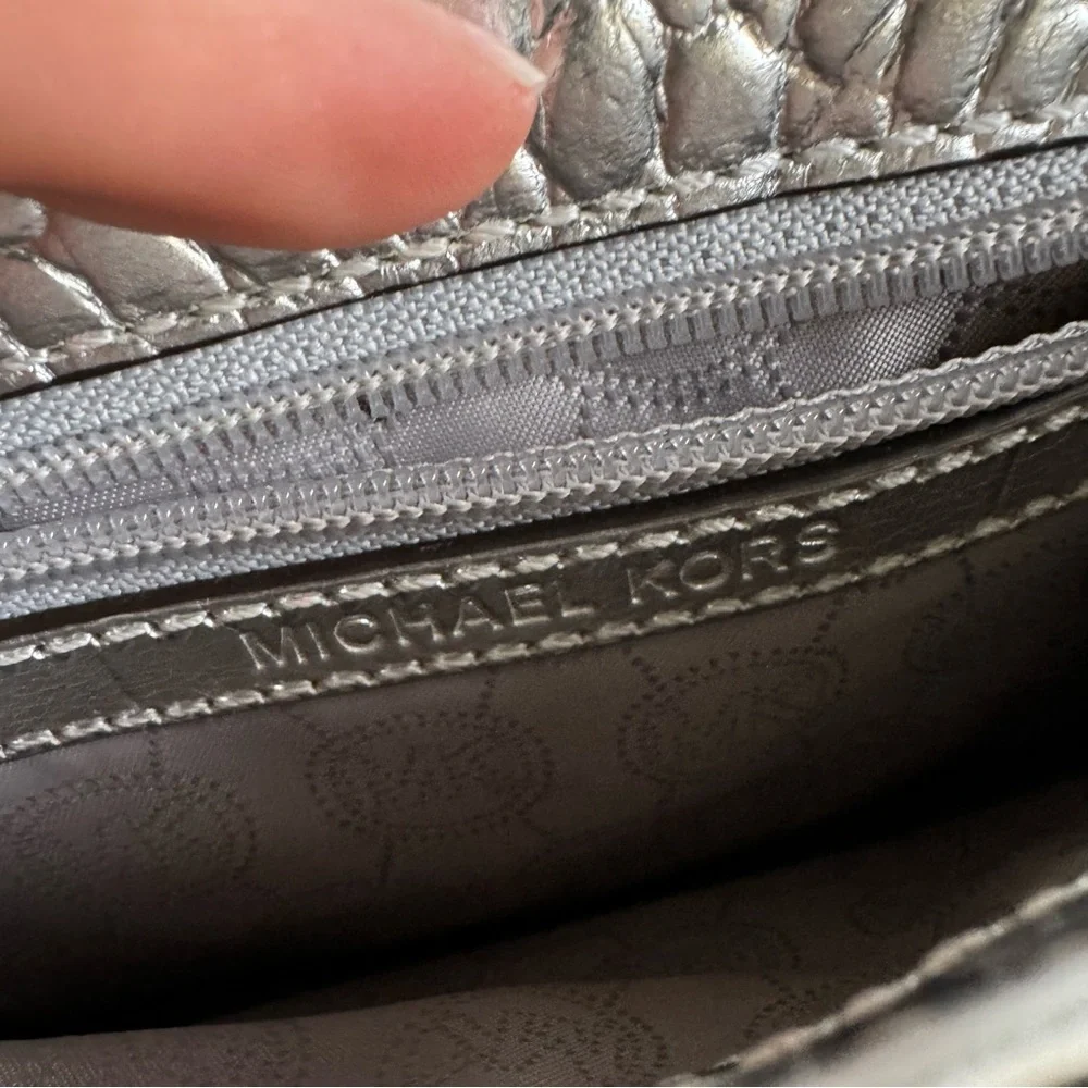 Michael Kors Silver Croc Embossed Crossbody Bag Mila Purse‎ Metallic Crocodile
